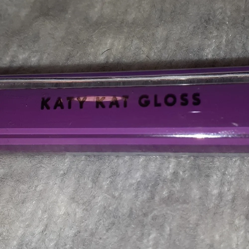 Covergirl‎ Katy Perry Kat Lip Gloss in KP33 Catnip